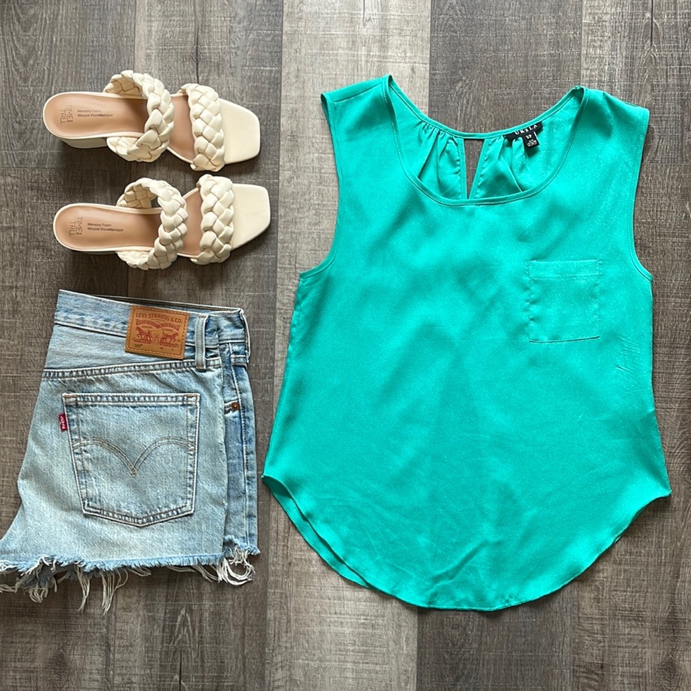 FLOWY TOP
